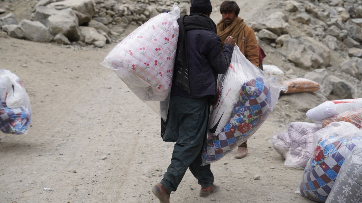 Blanket Distribution — Photo 3