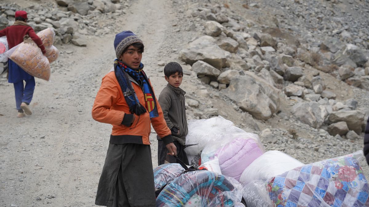 Blanket Distribution — Photo 5