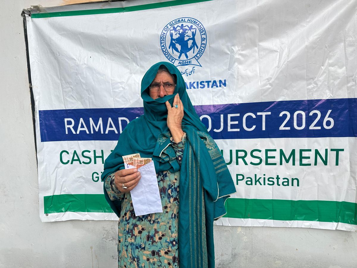Zakat Cash Distribution — Photo 8